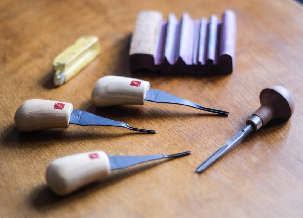 How to sharpen woodcut tools with a slip strop